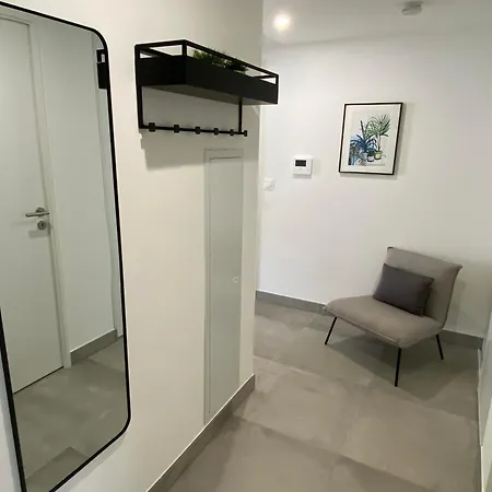 Apartment Fabulous Two-bedroom With Parking Antibes