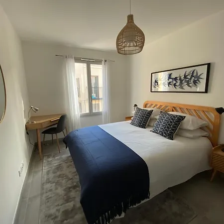 Apartment Fabulous Two-bedroom With Parking Antibes