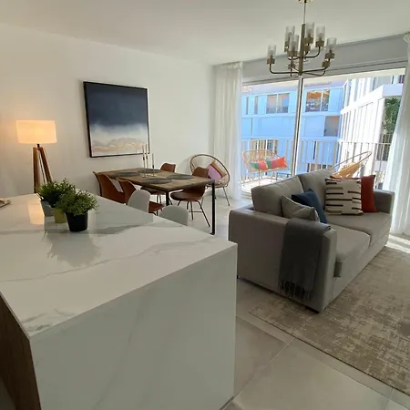 Appartement Fabulous Two-bedroom With Parking