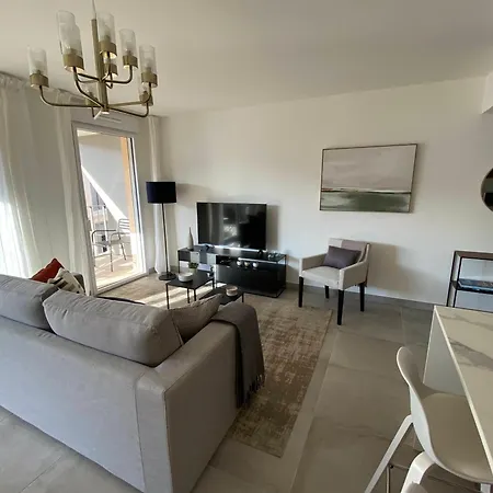 Fabulous Two-bedroom With Parking Appartement Antibes