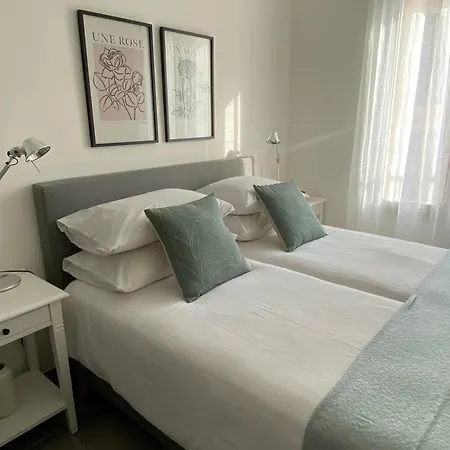 Fabulous Two-bedroom With Parking Appartement Antibes