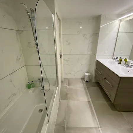 Appartement Fabulous Two-bedroom With Parking